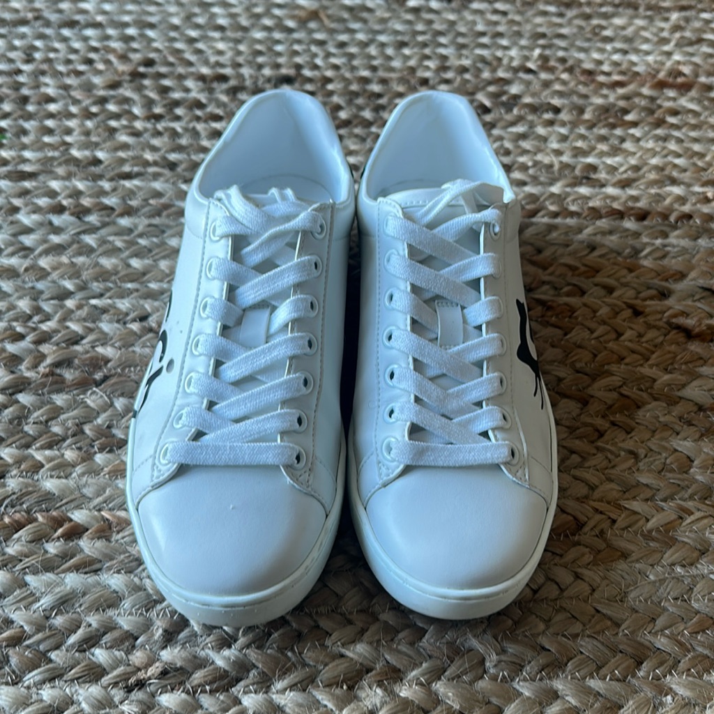 Gucci Ace Cat Logo Low Top Sneaker With Laces